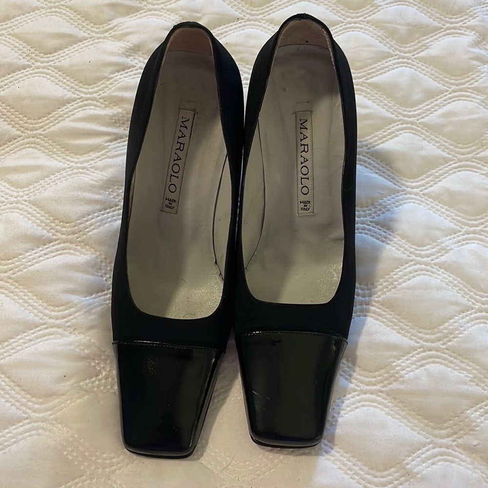Lovely vintage Italian Maraolo black pumps size 36 1/2 (7 1/2)